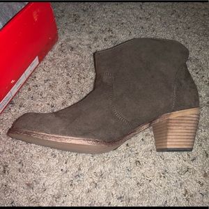 London Rebel Cuban Heeled Booties